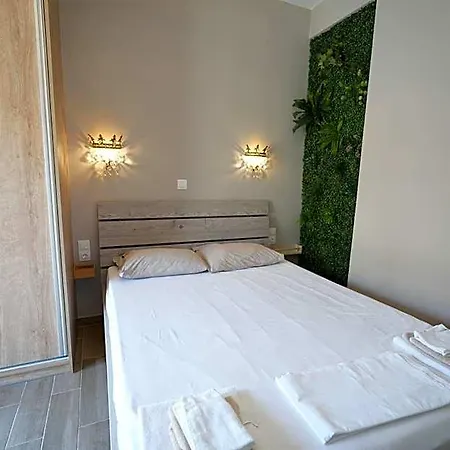 Ocean View Oasis, 2 Bedroom ホテル Káto Loutrákion