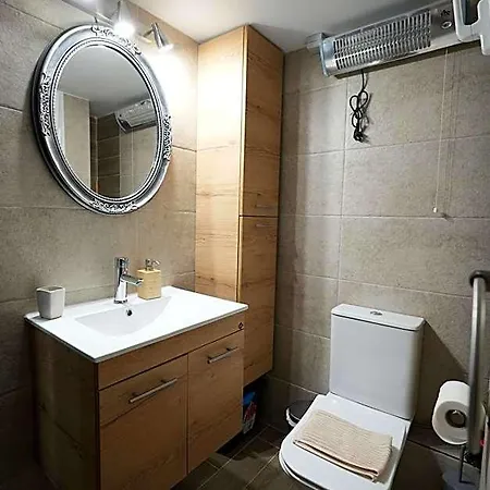Ocean View Oasis, 2 Bedroom Hotel Káto Loutrákion